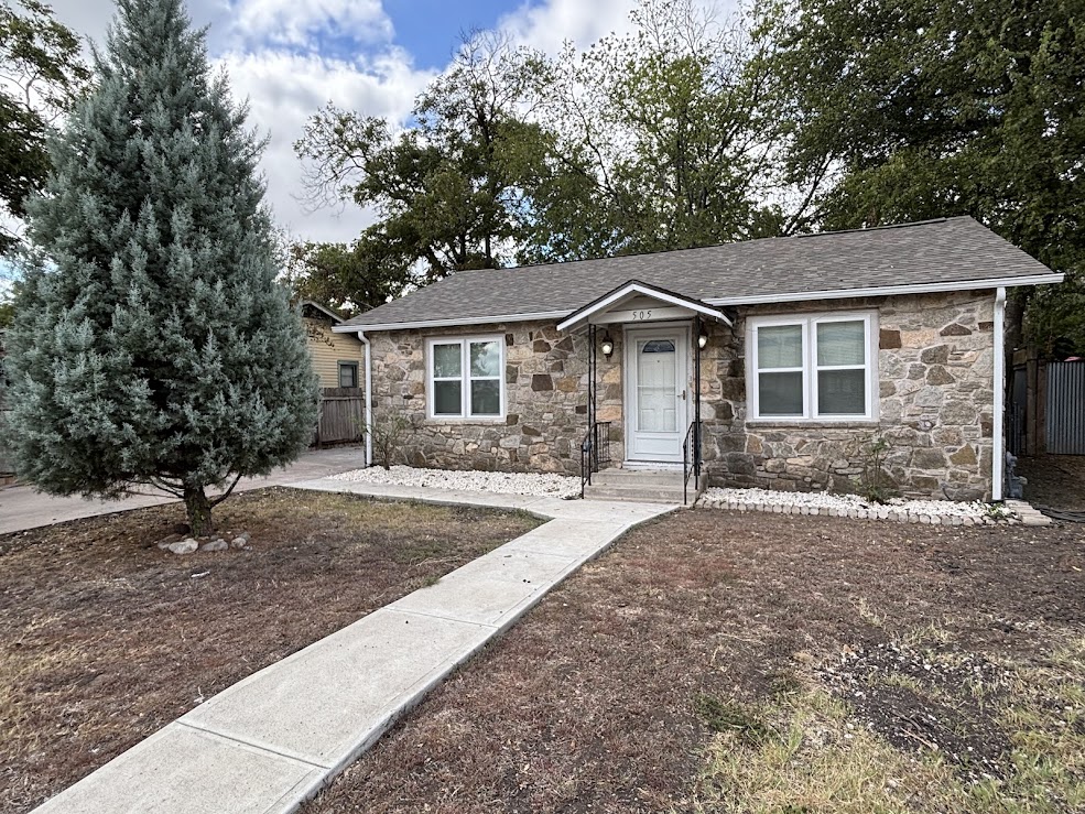 Property main image