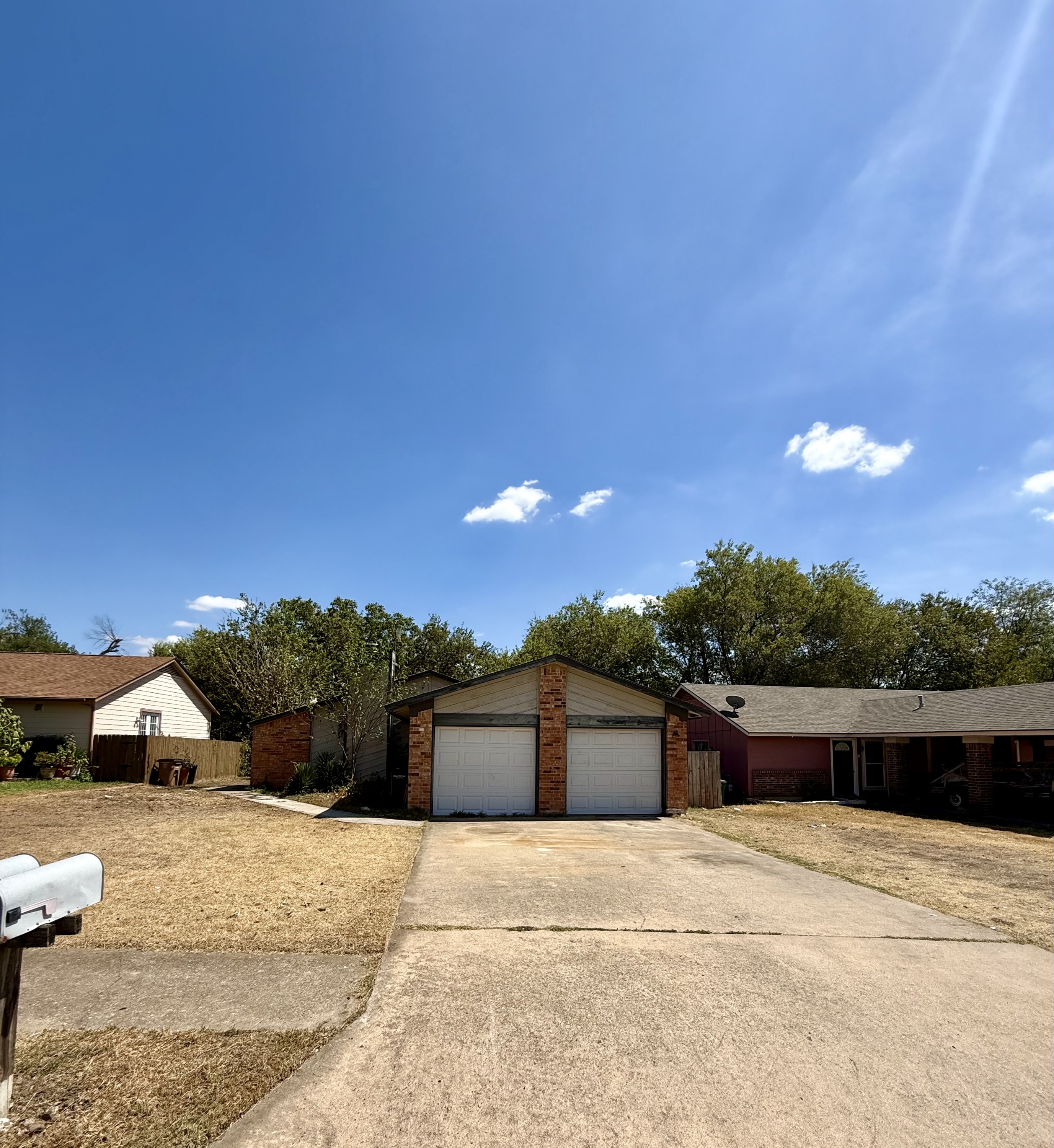 10805 Lanshire Dr - B