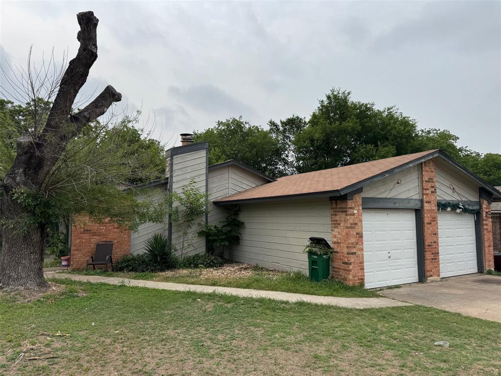 10805 Lanshire Dr - B