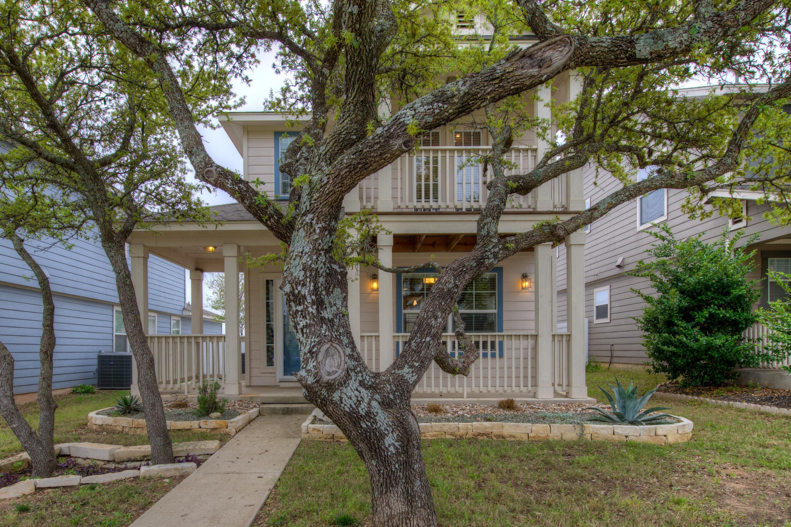 712 Alamo Plaza Drive